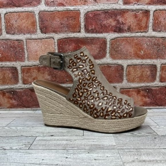 Custom Embellished Tan/Wedges with Brown/Gold Leopard Pattern - Picture 3 of 5